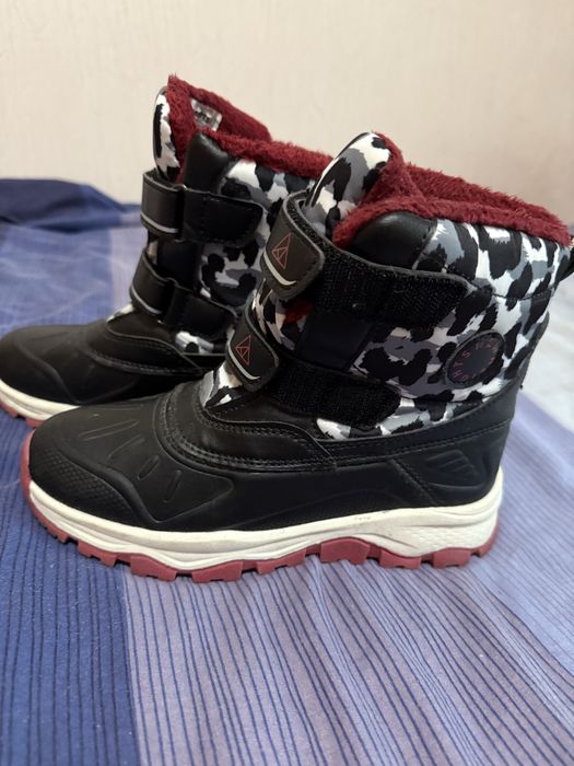 Продам зимові сапожки на дівчинку