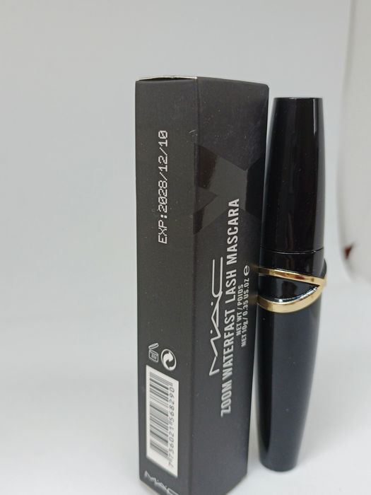 MAC Zoom Waterfast Lash Mascara wodoodporna maskara