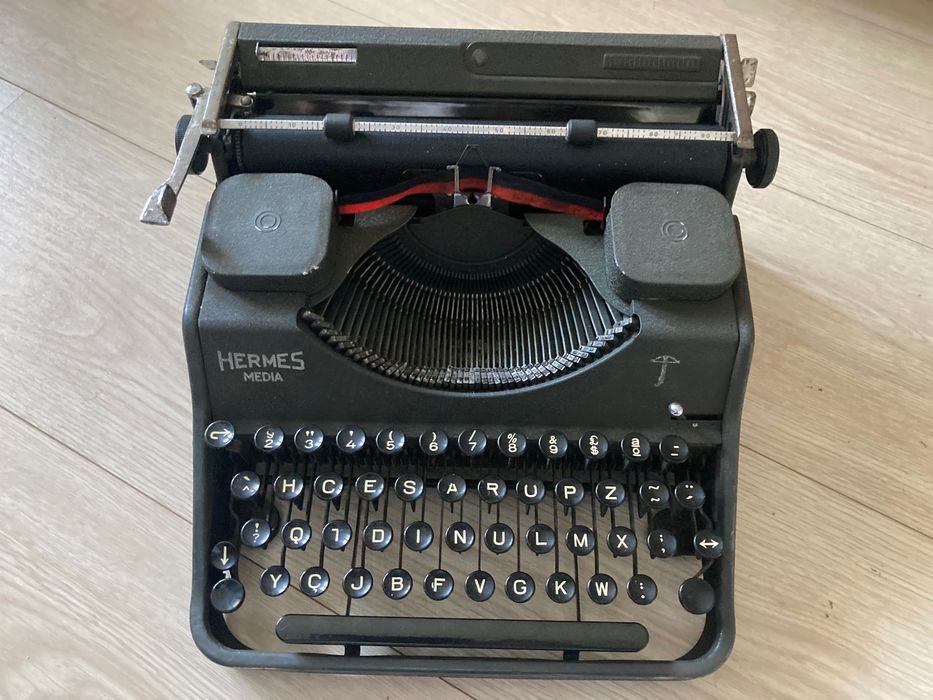 HERMES MÉDIA

Totalmente funcional 
Com maleta de arrumo e transporte