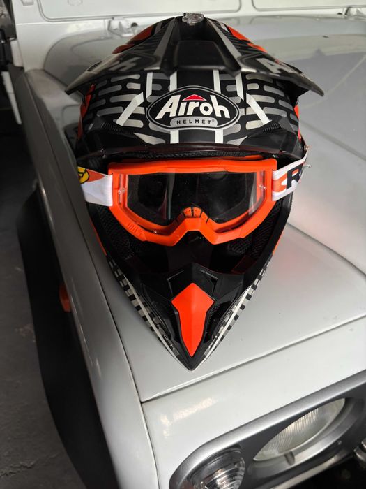 Capacete com óculos Airoh Helmet