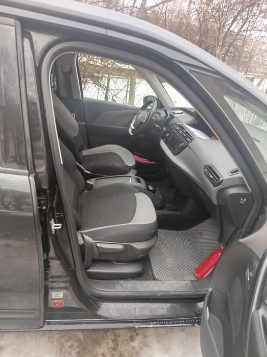 Продам надійний сімейний автомобіль Citroen C4 Grand Picasso 1.6HDI