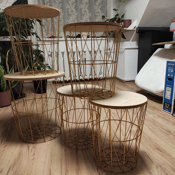 Stoliki druciane złote kosze