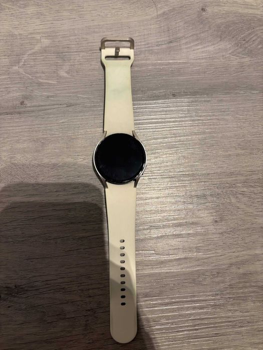 Samsung Galaxy Watch 6 | 40mm | R930 | Srebrny