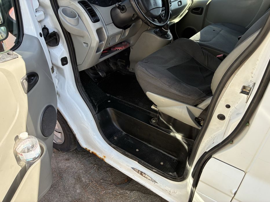 Renault traffic довга база