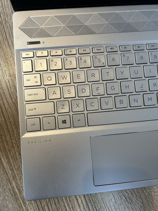 HP Pavilion 15 i5 10 gen 8GB RAM 512GB SSD Stan dobry