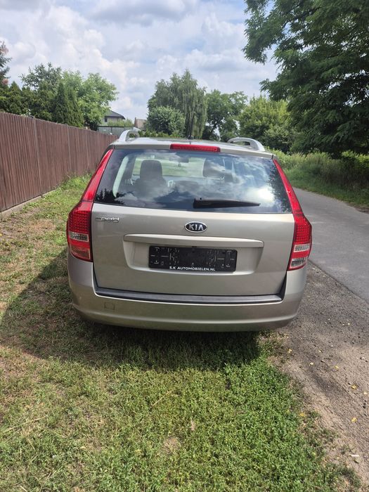 Kia Ceed 1.4 benzyna 90 km 2011 r.