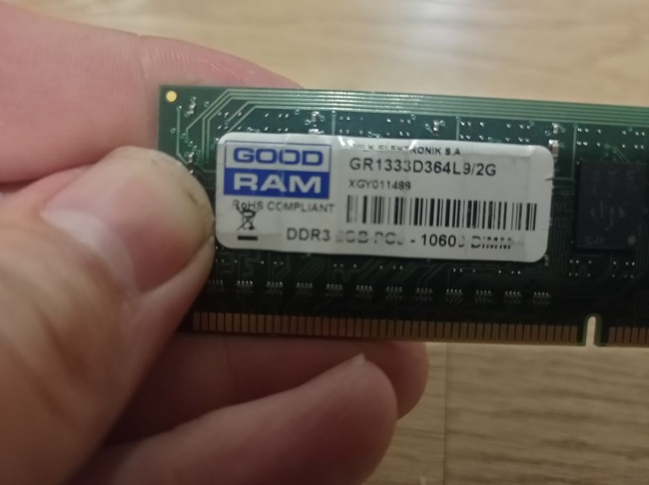 Оперативна пам'ять 2Гб DDR3