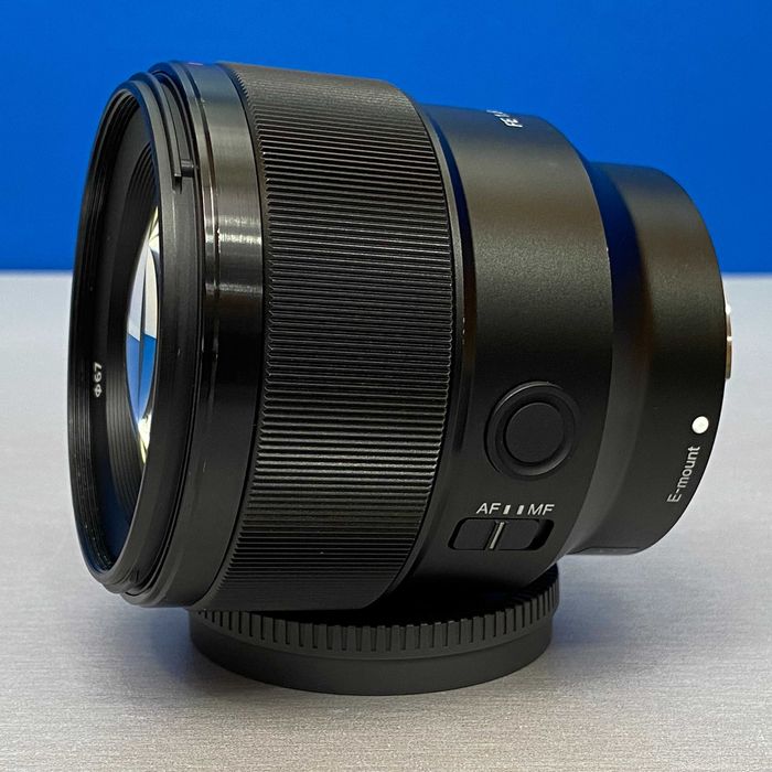 Sony FE 85mm f/1.8
