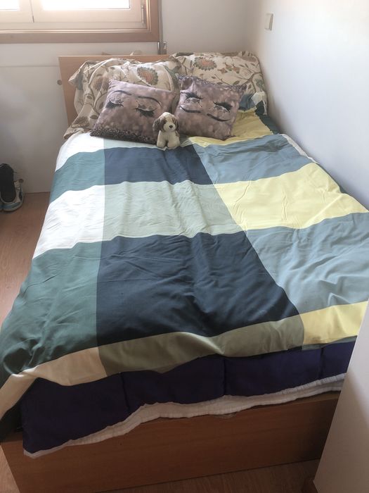 Cama de Corpo e meio com Arrumação