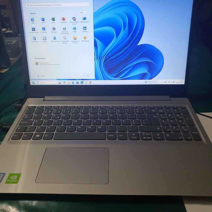 Portátil i5 8gb 500gb ssd nvidia 2gb