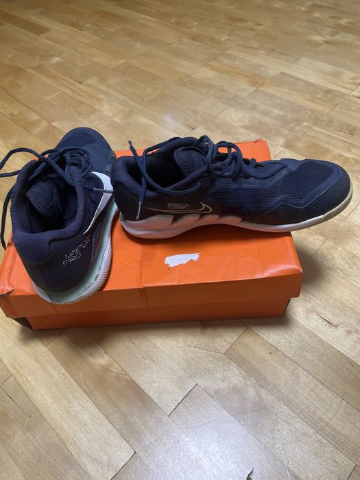 кроссовки теннисные Nike