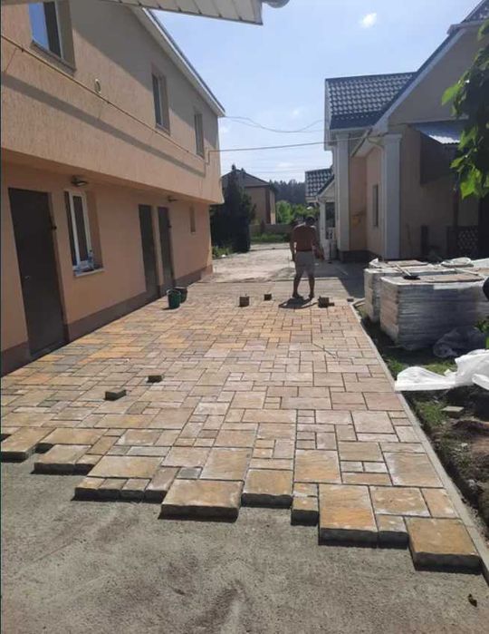 Укладка тротуарной плитки, виконуємо всі супутні роботи