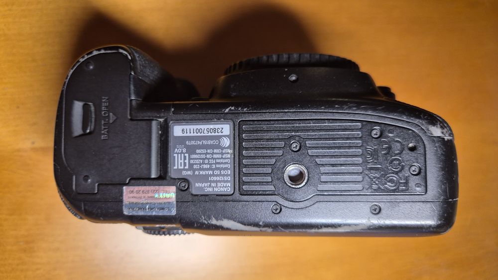 Canon 5D Mark IV + 2 baterie + karta CF 32GB
