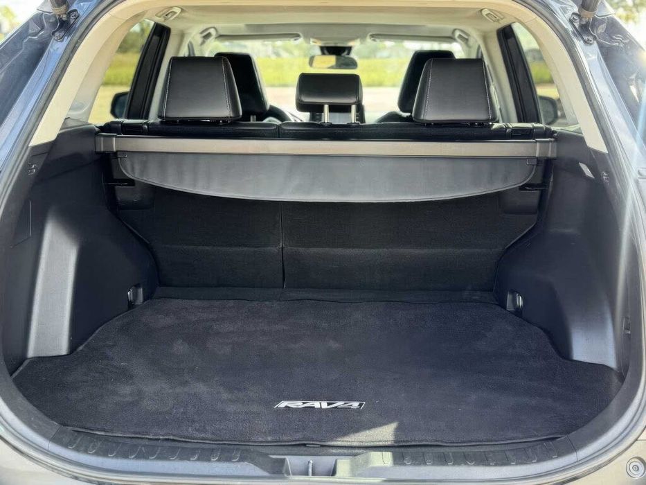 Toyota RAV4 XLE Premium      2019