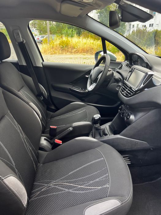 Peugeot 208 Active 1.2 VTi (2014) – Bem estimado