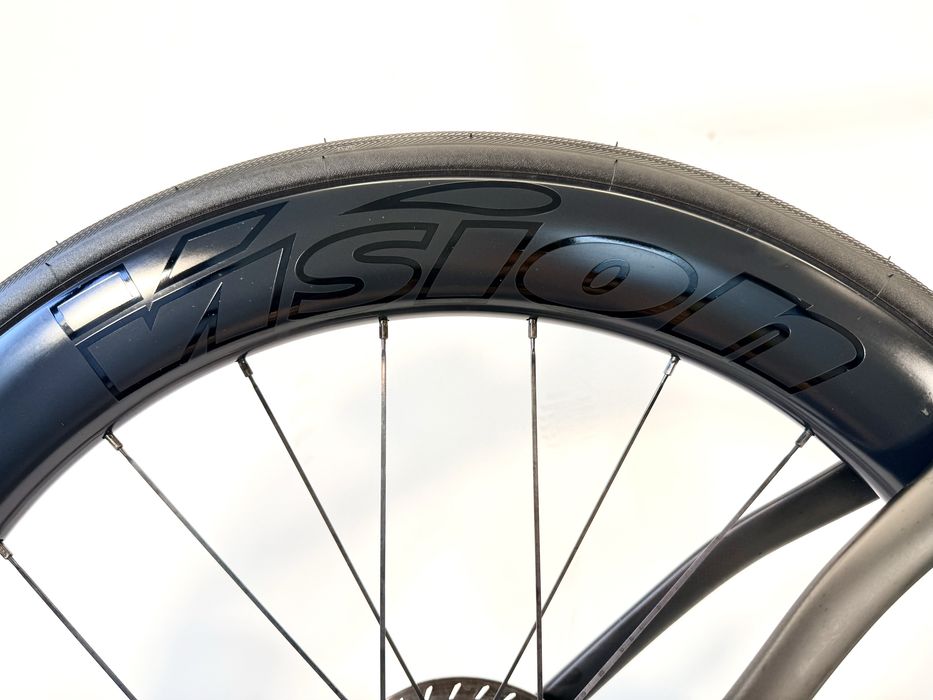 Pinarello Dogma F | Dura-Ace Di2 | Vision Metron 60 SL | 7,45 kg | rozmiar 56