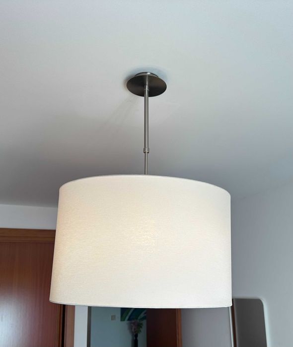 Candeeiro tecto abajur suporte em metal.