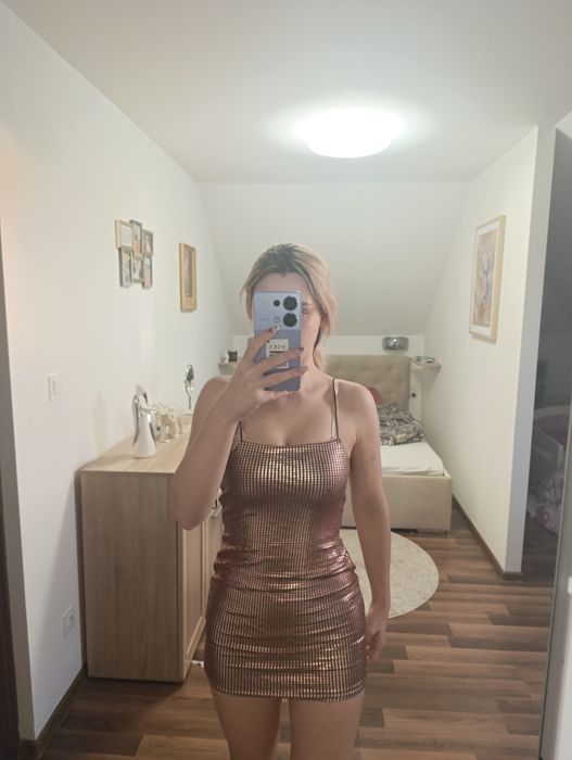 Sukienka cekiny złota błyszcząca sylwester andrzejki sexy mini dekolt