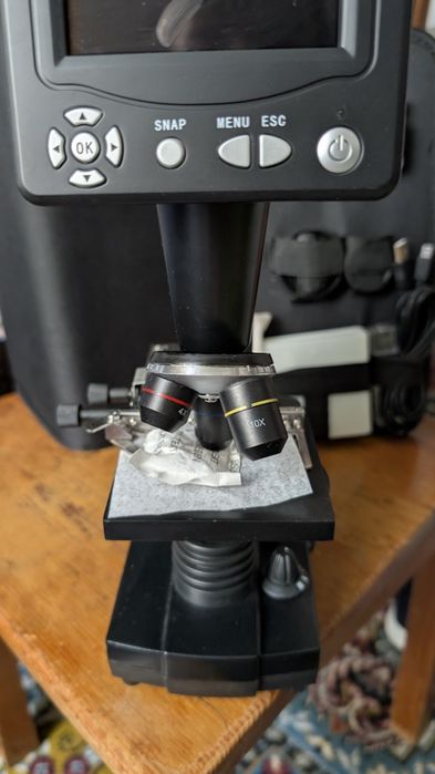 Microscópio Bresser LCD 8.9 40x1600x