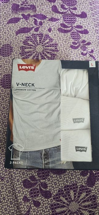 продам футболки levis