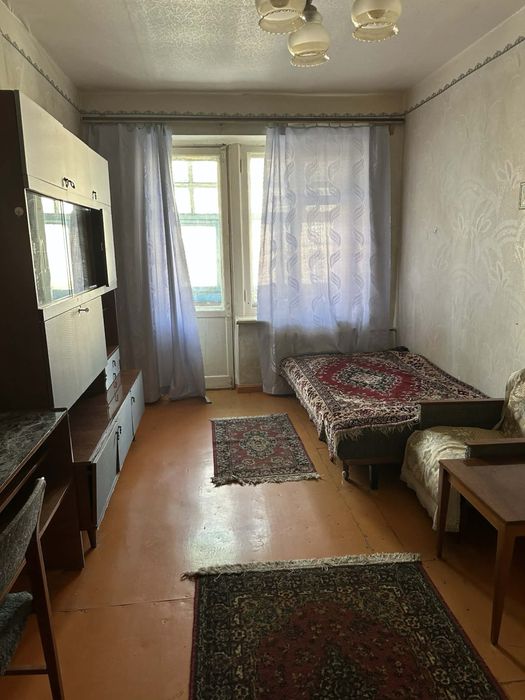 Здається 1 кім на Новомиколаівці