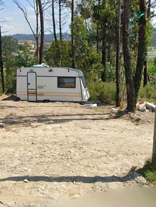 Vendo terreno com caravana em sobreira, Paredes