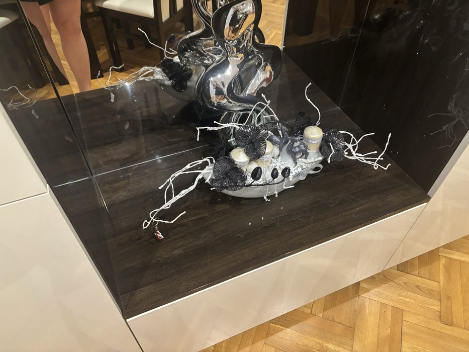 Wysoka zabudowa, komoda