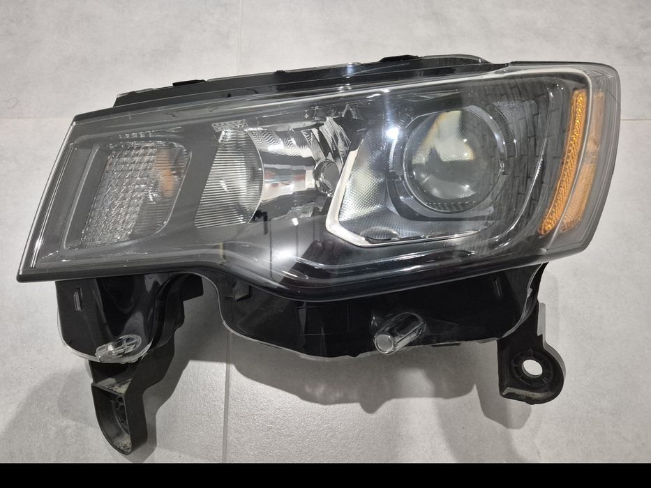Lampa przód lewa jeep grand cherokee 2021 r.