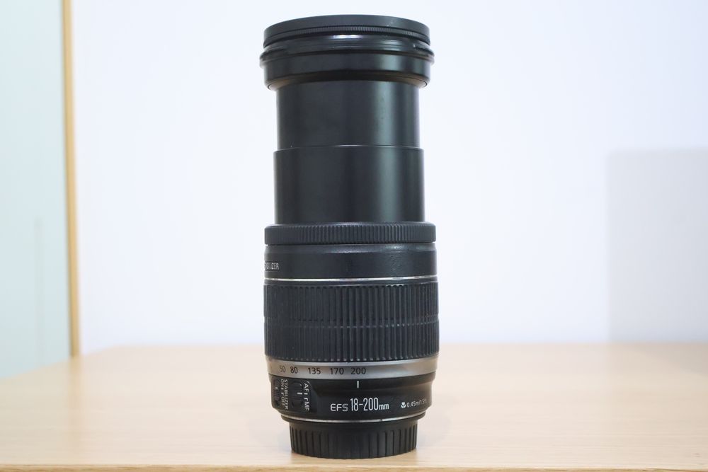 Canon EFS 18-200 mm F/3.5-5.6 IS