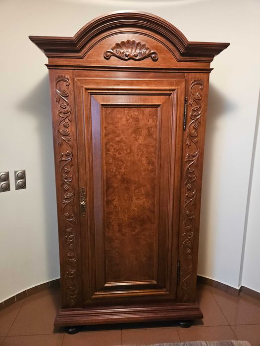 Stylowa drewniana SZAFA ciepły brąz