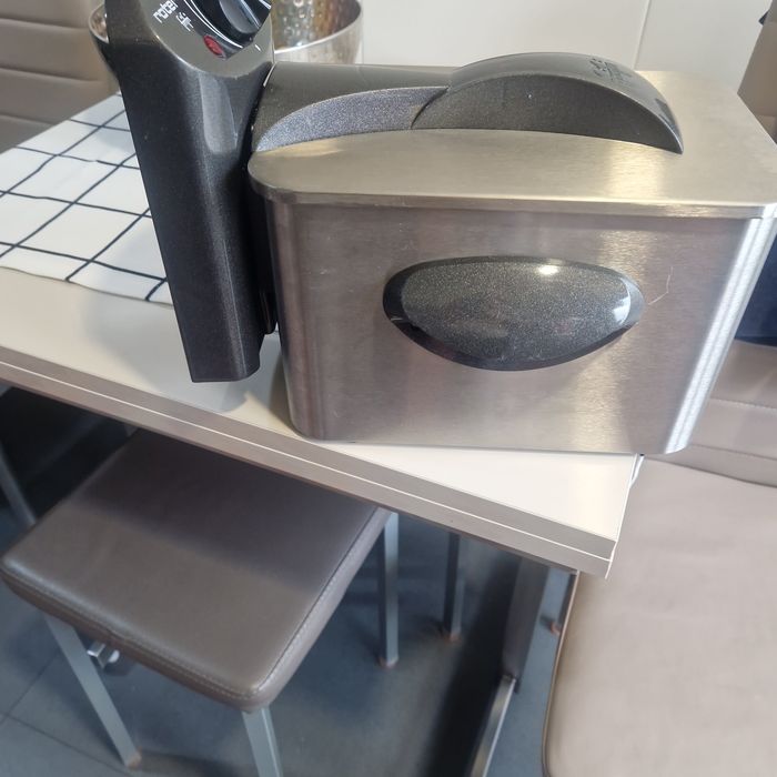 Fritadeira rotel nun8ca utilisada otomo tamanhp toda em cromada