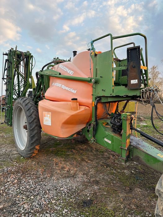 Оприскувач Amazone UX 3200 Special