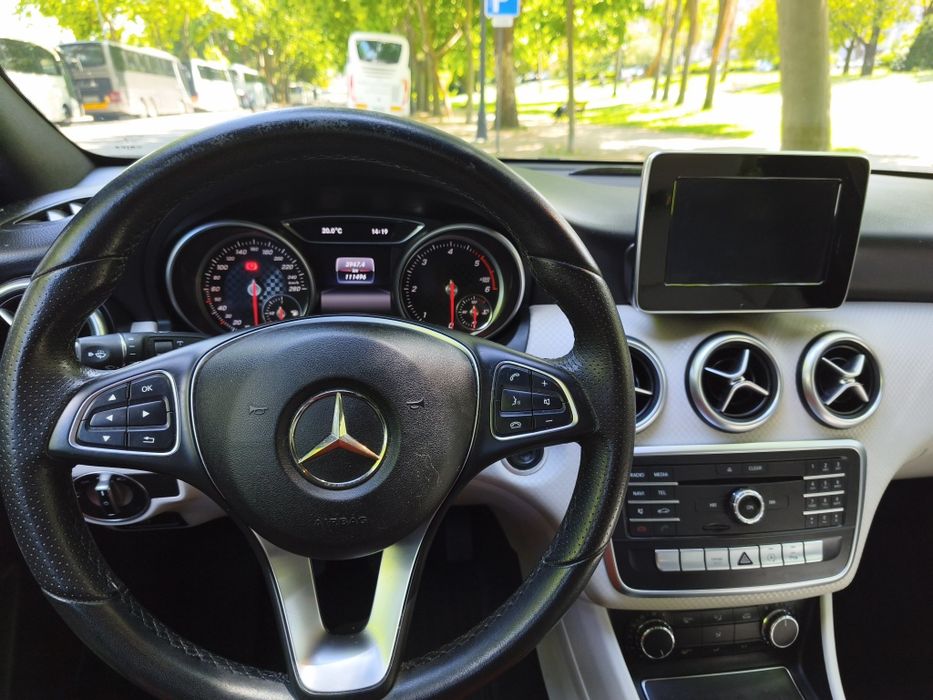 Mercedes-Benz estofes em pele