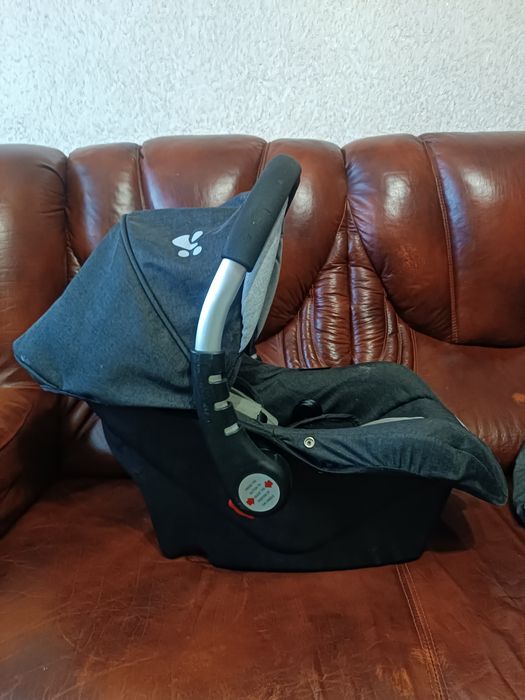 Дитяче крісло - переноска