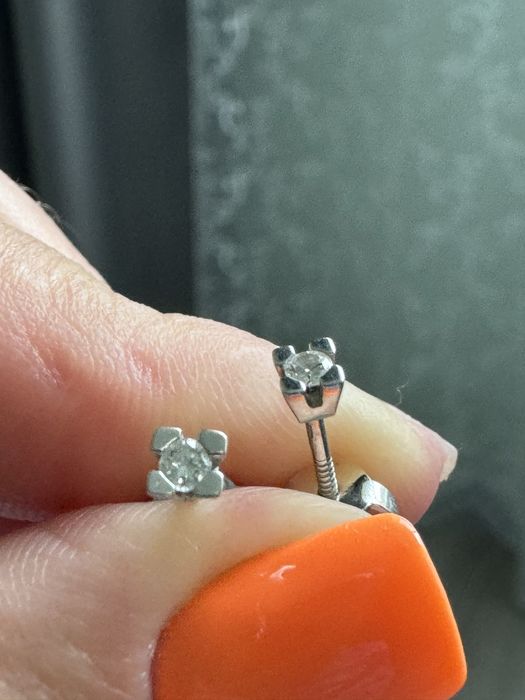 Продам гвоздики з діамантами