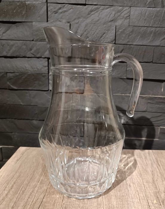 Antigo Jarro em vidro trabalho, capacidade 2 Litros  Séc. XX - C. Novo