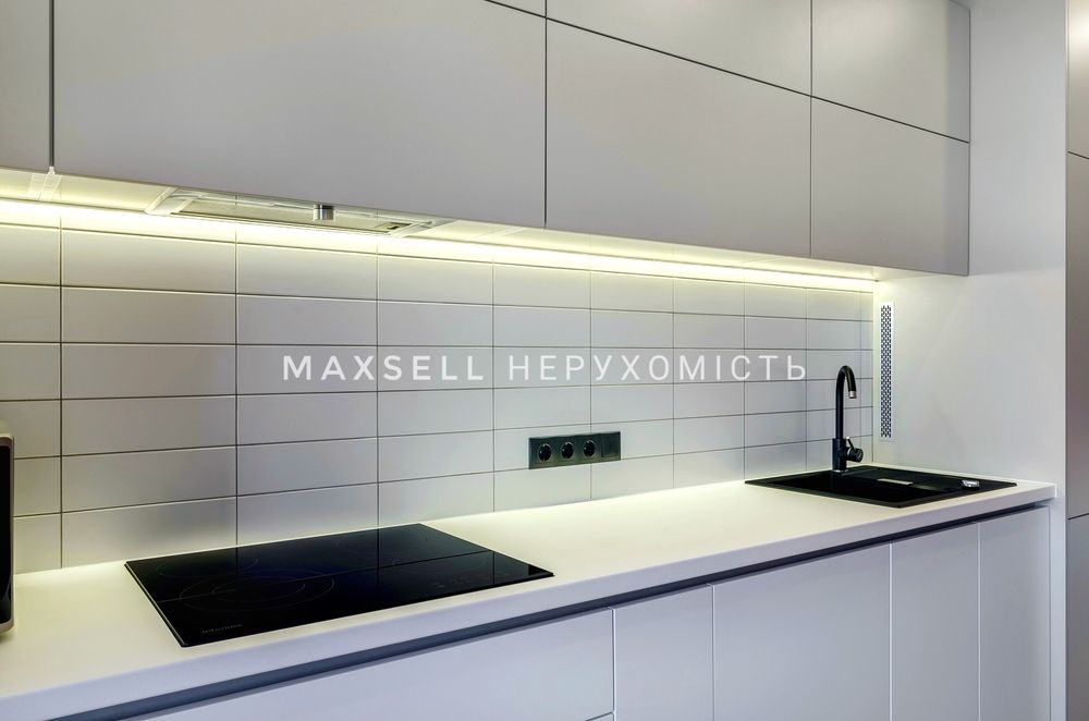 Продам квартиру з дизайнерським ремоном в центрі в новобудові