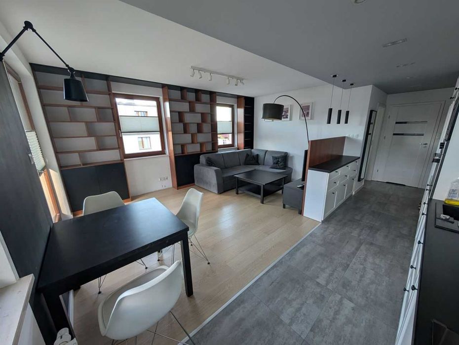 2 pokoje z halą garażową-zwierzęta mile widziane