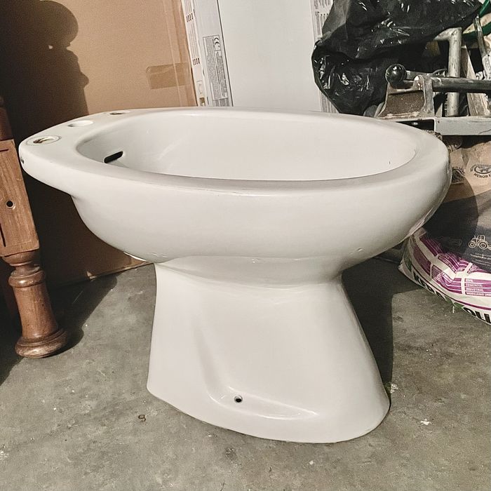 Bidé branco de louça