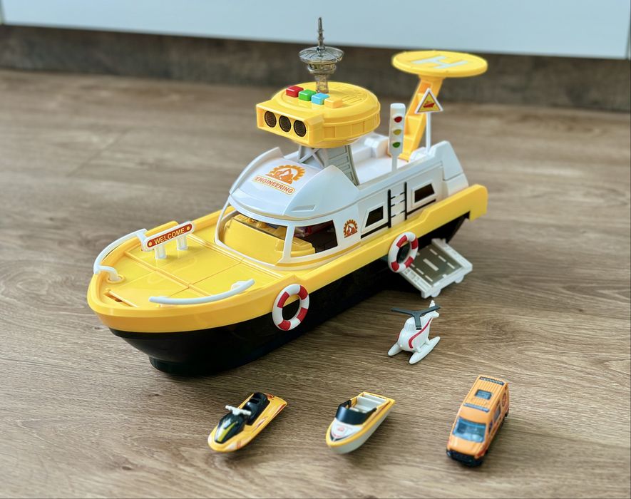 Дитячий корабель катер