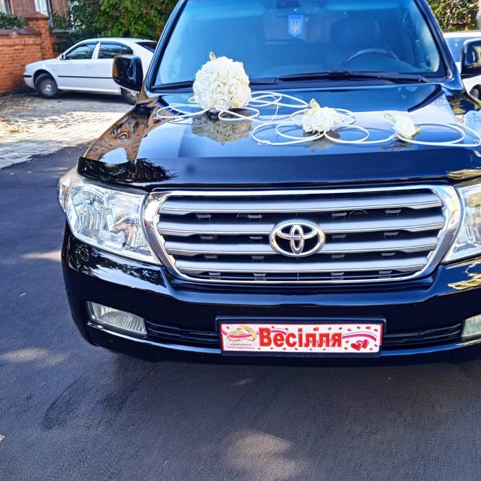 Оренда машин + прикраси