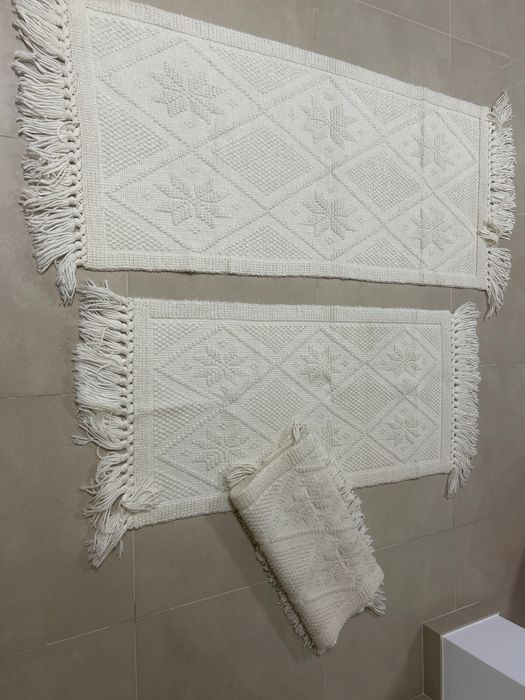 Tapete para quarto, 1 tamanho grande e 2 mais pequenos.