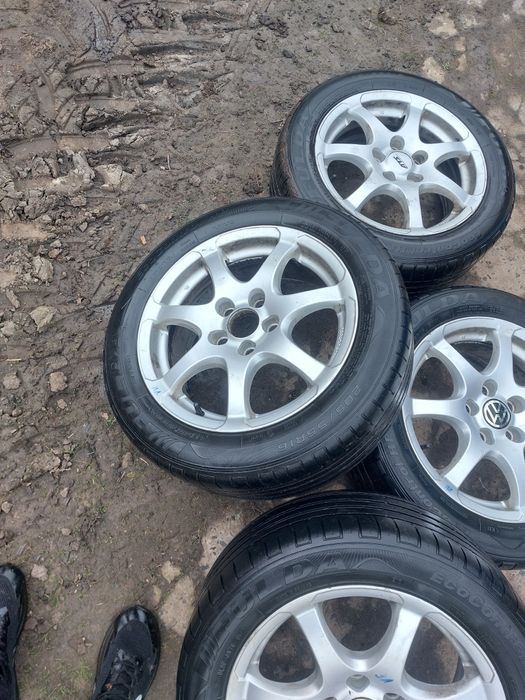 Продам титани р16 5 112 з резиною