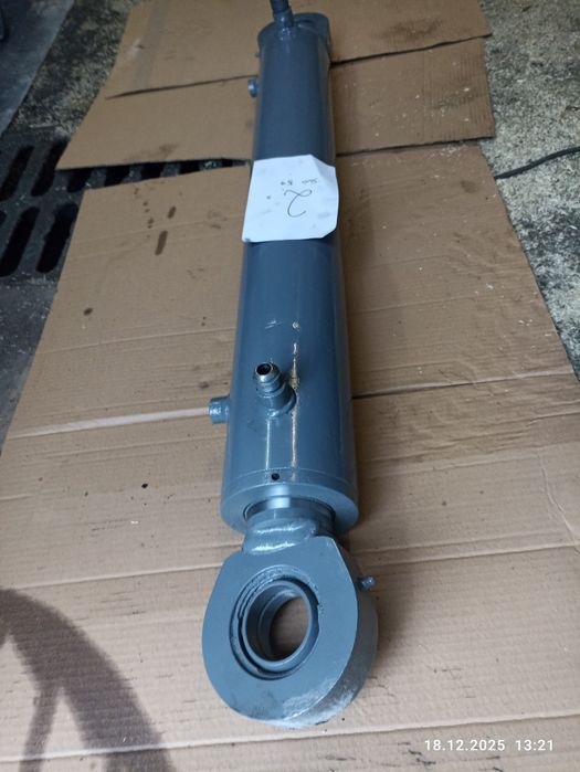 Siłownik hydrauliczny dwustronnego działania