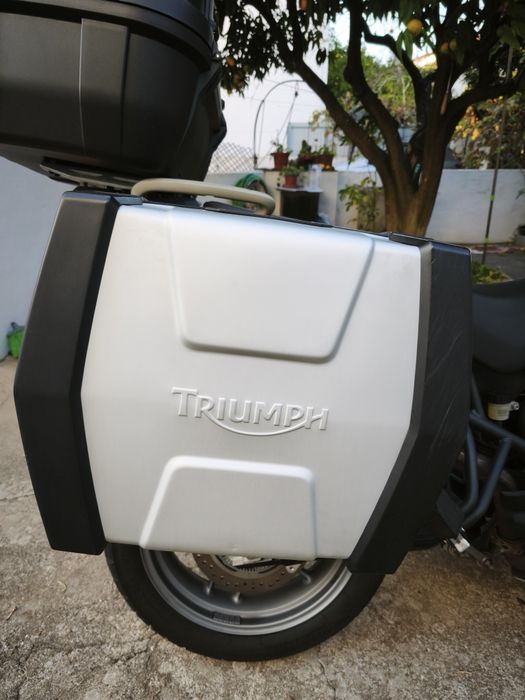 Triumph Tiger 800