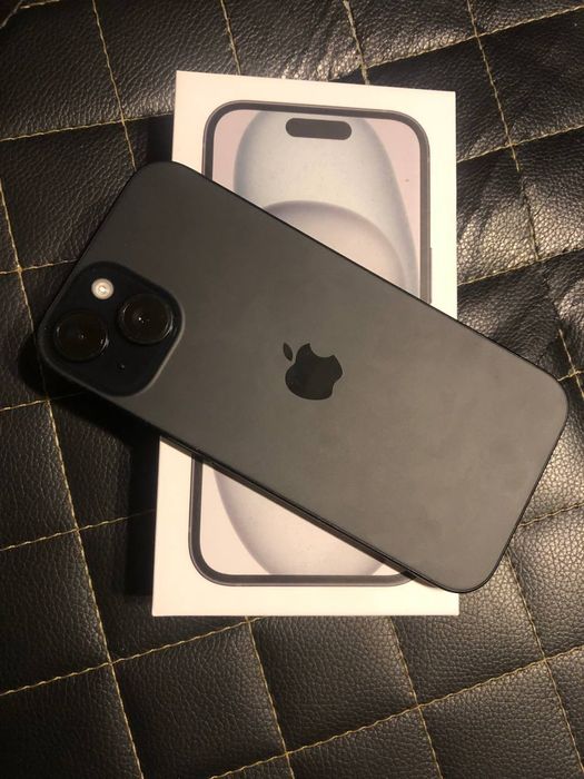 Продам айфон 15 128