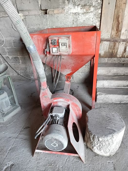 Mieszalnik + śrutownik.