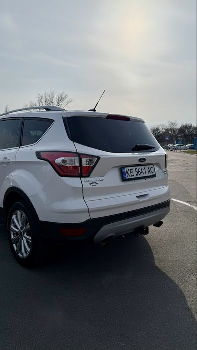 Продам Ford Escape 2016 III покоління (FL) • 2.0 EcoBoost AT (245 k.c) 4WD • Titanium