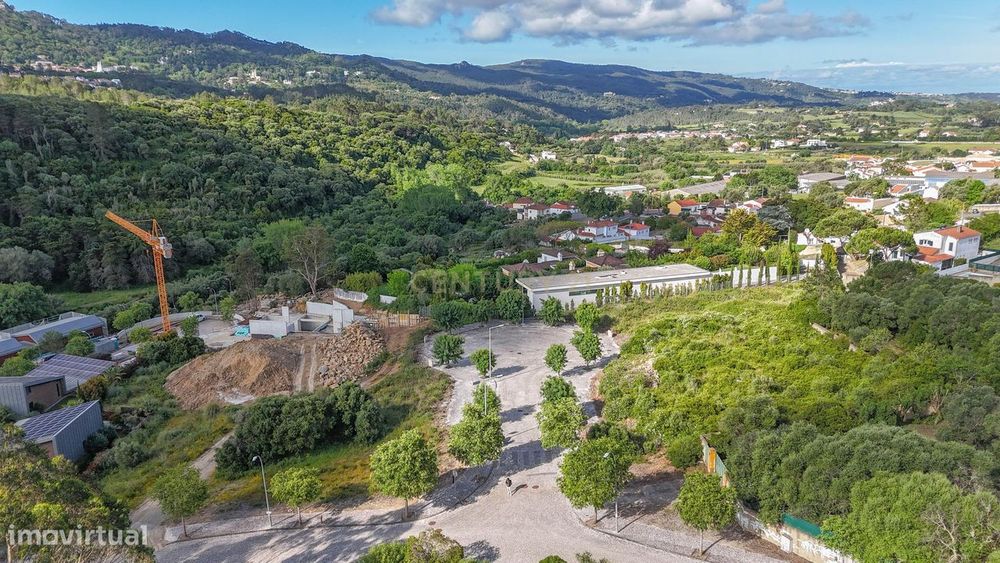Lote de Terreno para Construção de Moradia de Luxo | Lourel, Sintra |