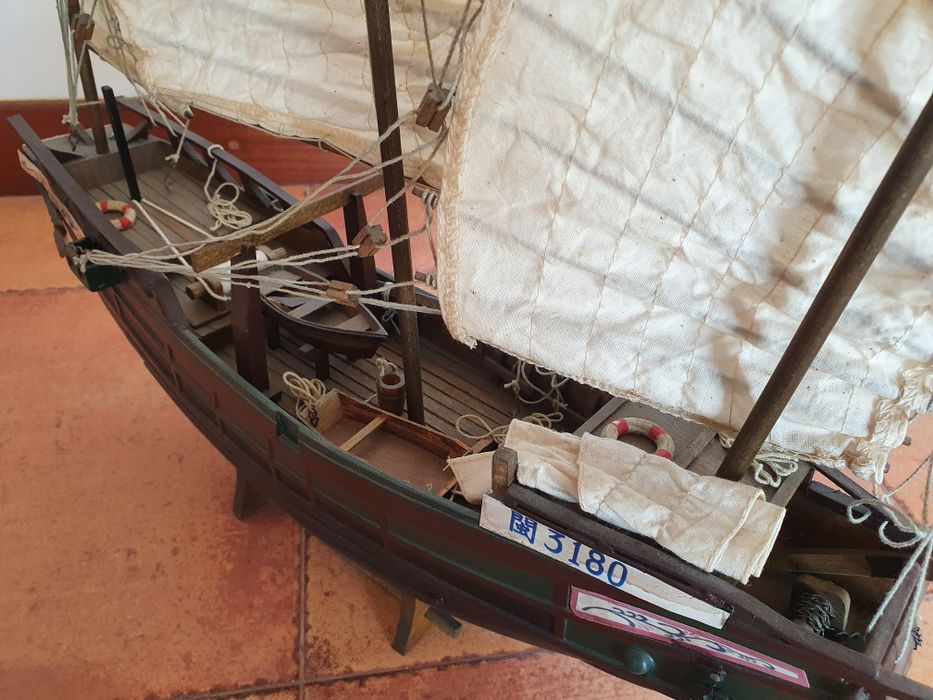 Miniature Boat427809617269248003